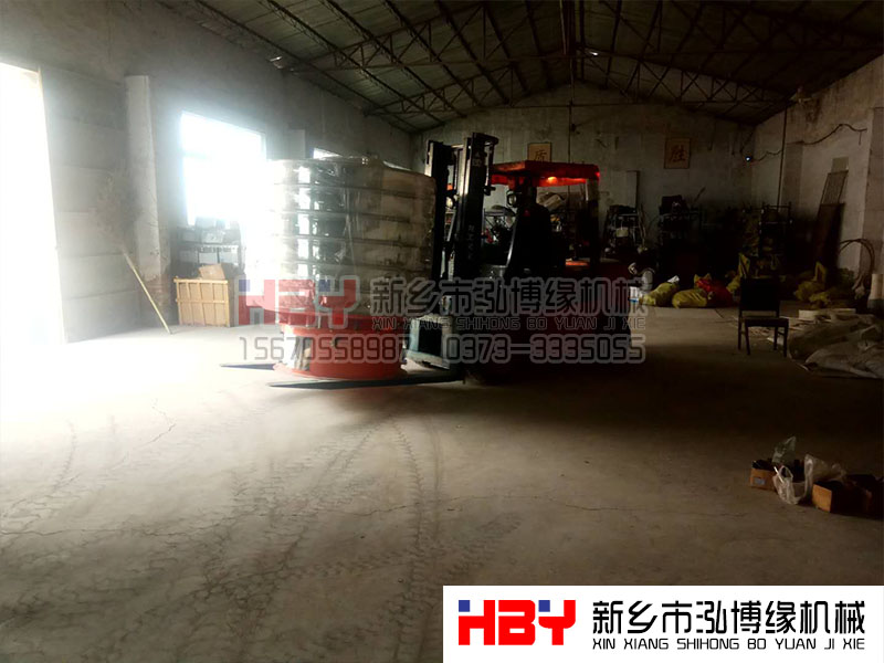 蕎麥振動篩粉機(jī)已發(fā)貨??！